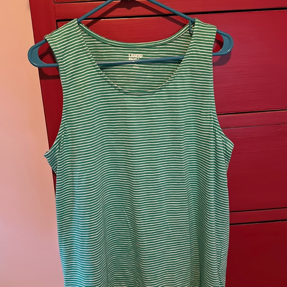 Lands’ End size L tank with bias stripe trim